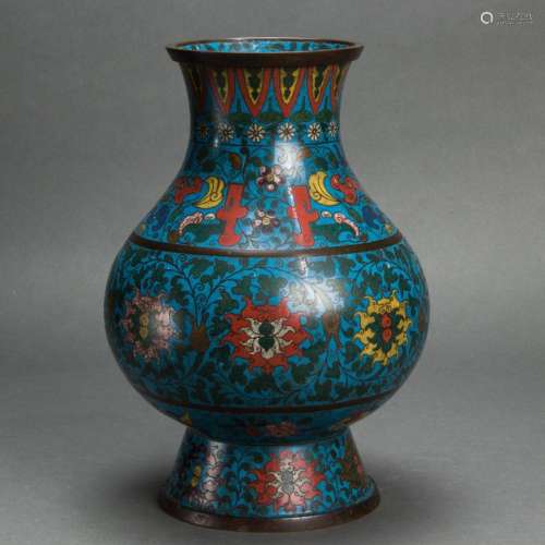 A Chinese cloisonne enamel vase