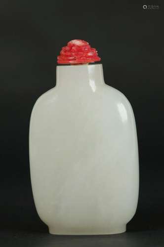 Fine Chinese 18/19 C White Jade Snuff Bottle