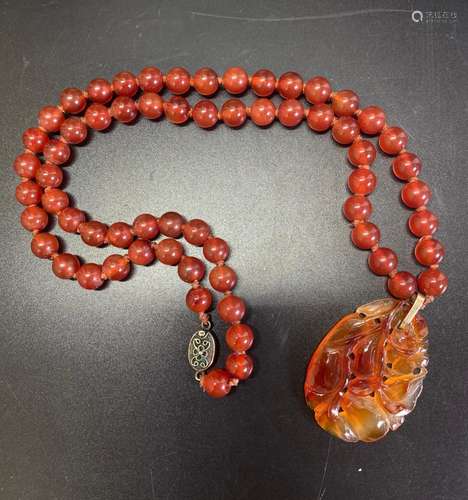 Chinese Carnelian Agate Pendant & Bead Necklace