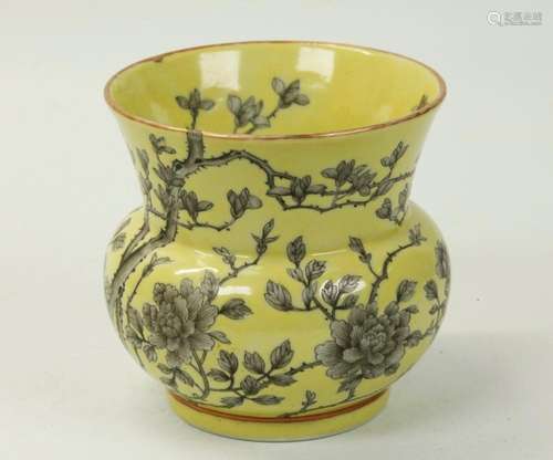 Chinese Porcelain Zhadou in Girsaille & Yellow