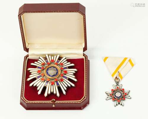 Chinese Order Sacred Treasure Badge & Pendant