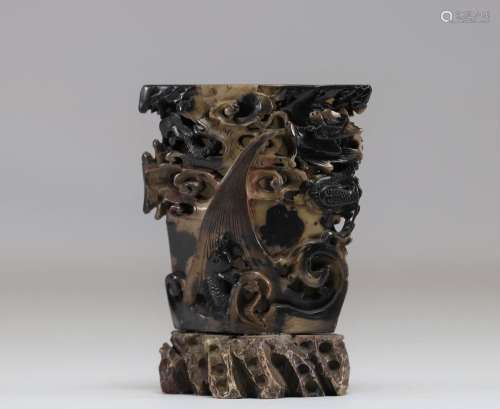 Chine vase en pierre dure
Poids: 400 g
Livraison dispon