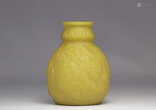 Vase Art Déco "citron jaune" par Lorrain, Signé
Po...