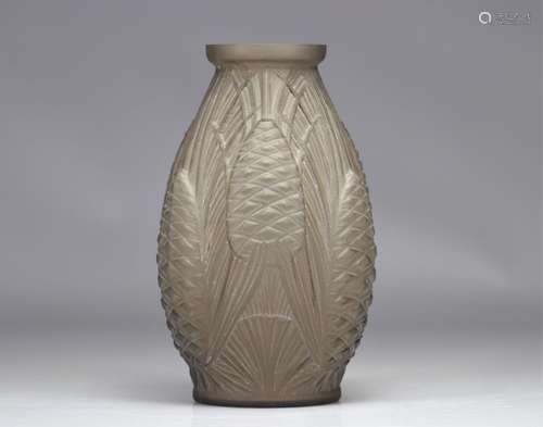 Vase Art Déco gris mauve satiné motifs végétaux stylisé