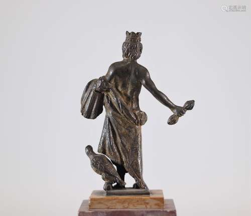 Paire de personnages en bronze posés sur des socles en