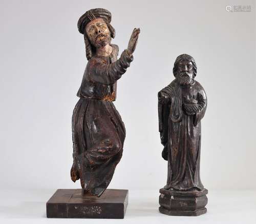 Lots (2) statues religieuses en bois sculpté, Christ po