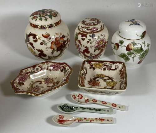 A GROUP OF CERAMICS TO INCLUDE MASONS RED MANDALAY, COALPORT...