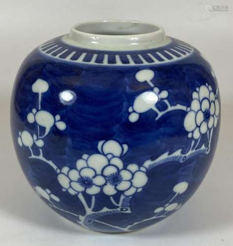 A CHINESE BLUE AND WHITE PRUNUS BLOSSOM GINGER JAR, DOUBLE R...