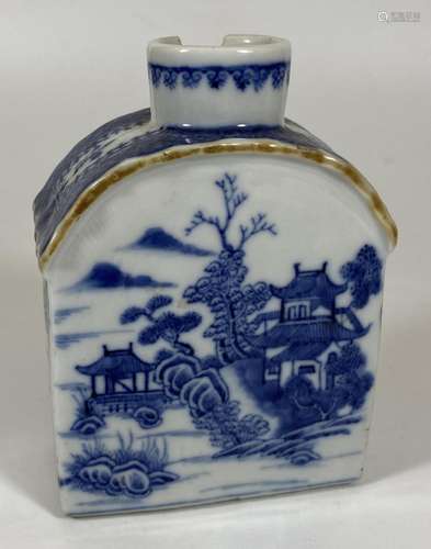 A 19TH CENTURY QING CHINESE BLUE AND WHITE TEA CADDY, HEIGHT...