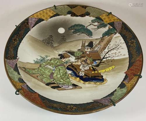 A LARGE JAPANESE MEIJI PERIOD (1868-1912) CHARGER DEPICTING ...