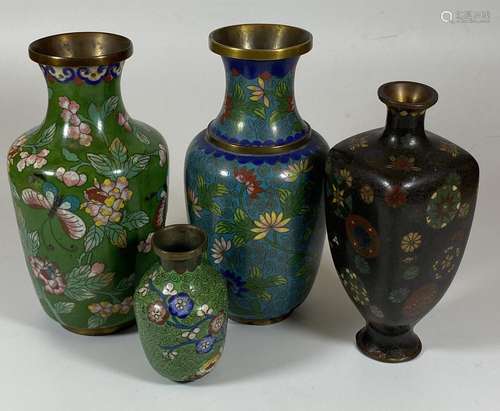 A GROUP OF FOUR ORIENTAL CLOISONNE VASES, TALLEST 17CM