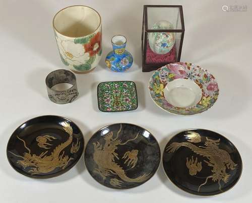 A MIXED LOT OF CHINESE AND ORIENTAL ITEMS TO INCLUDE ENAMEL ...