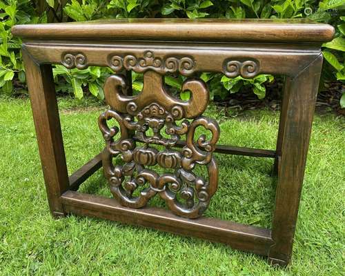 AN ANTIQUE CHINESE HUANGHUALI STYLE CARVED ROSEWOOD LAMP TAB...