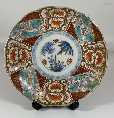 A JAPANESE MEIJI PERIOD (1868-1912) ARITA GILT IMARI PLATE, ...