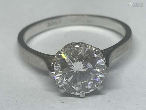 A SINGLE STONE DIAMOND SOLITAIRE RING. APPROXIMATELY 2.5 CAR...