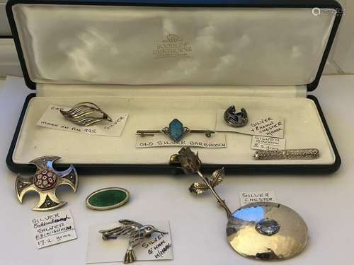 NINE VARIOUS SILVER BROOCHES SOME WITH ENAMEL TO INCLUDE CHE...