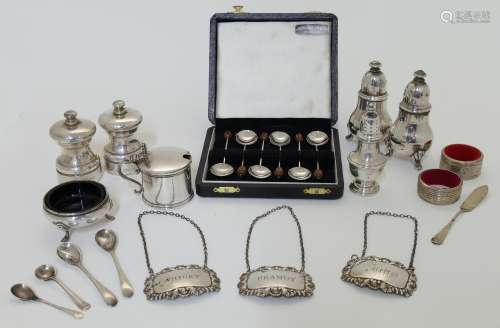A group of silver, comprising: a cased set of six coffee bea...