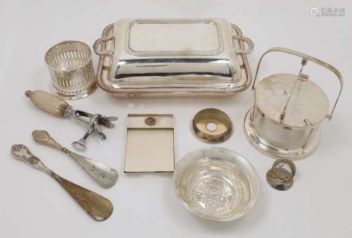 A group of silver oddments and silver plate, to include: a c...