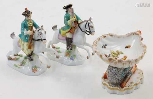 A pair of Meissen porcelain miniature figures of male and fe...