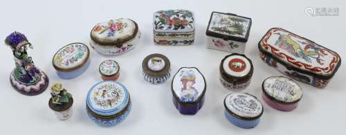 A collection of twelve porcelain and enamel patch and snuff ...