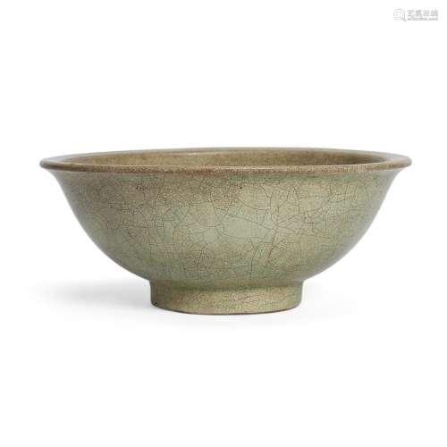A large Chinese crackle-glazed bowl, 20th century, with a st...