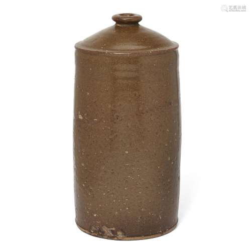 A Chinese Henan olive green-glazed cylindrical jar, Ming dyn...