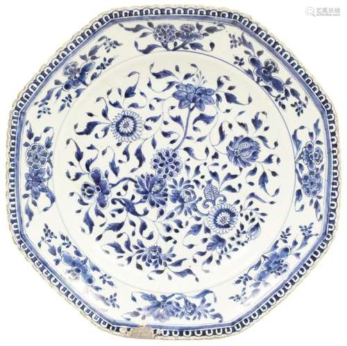 CHINESE KANGXI PORCELAIN CHARGER, LINGZHI MARK