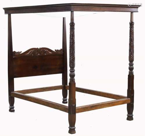 IRISH GEORGIAN STYLE CANOPY BED