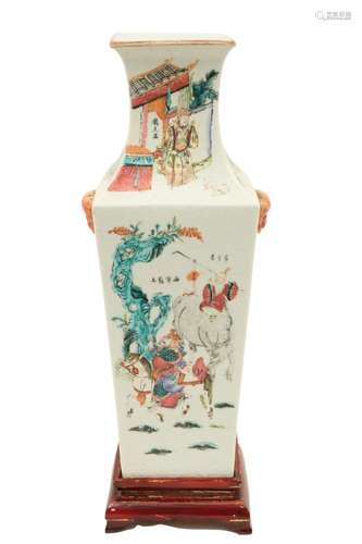 CHINESE ROSE FAMILLE PORCELAIN VASE