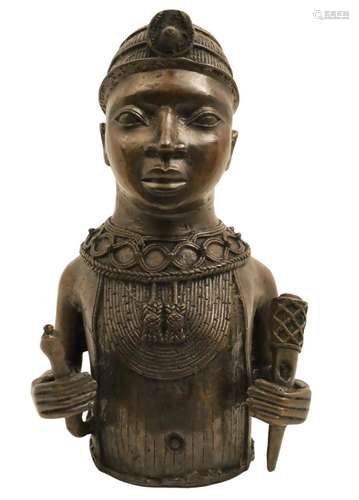 AFRICAN BRONZE SCULPTURE OF A BENIN SHAMAN