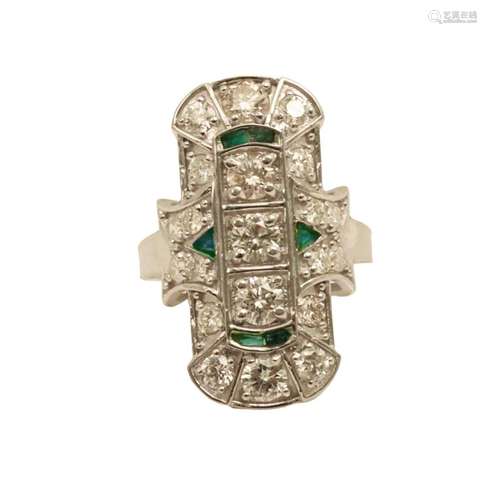 PLATINUM ART DECO STYLE DIAMOND & EMERALD RING