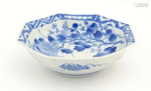 An Oriental blue and white bowl of octagonal form …