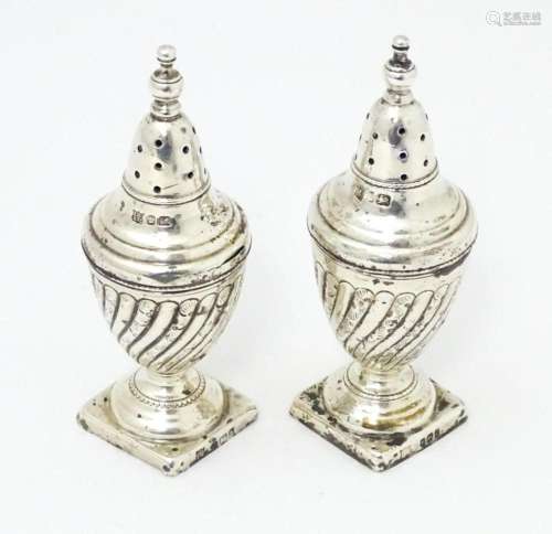Two silver pepperettes, hallmarked Sheffield 1898 …