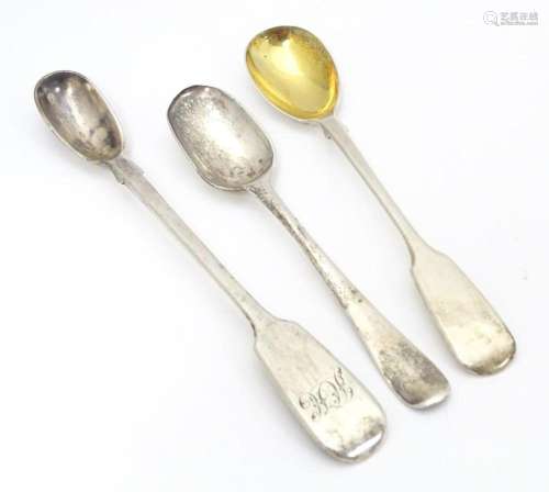 Two Victorian silver fiddle pattern mustard spoons…