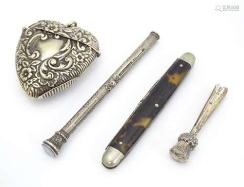 Assorted items comprising silver plate vesta of he…