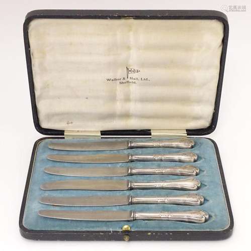 A set of six German .800 silver handled tea knives…