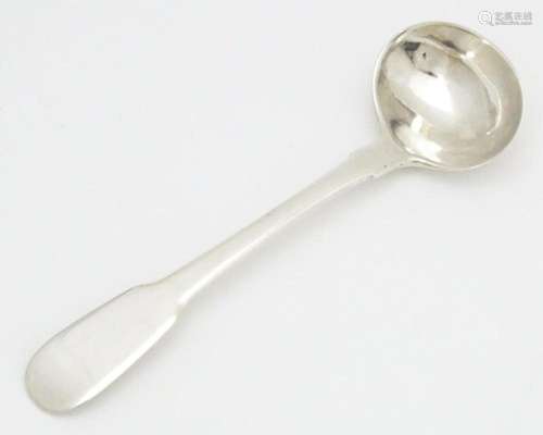 A silver fiddle pattern salt spoon hallmarked Dubl…