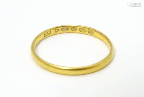 A Victorian 22ct gold ring. Ring size approx. O …