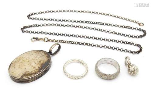 Five items of assorted silver jewellery a Victoria…