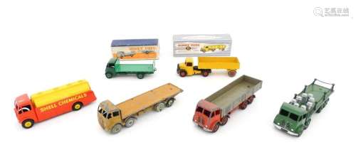 Toys: A quantity of die cast scale model Dinky Toy…