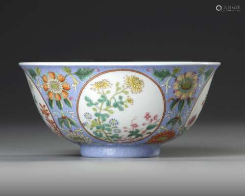 A CHINESE FAMILLE ROSE BOWL, 19TH-20TH CENTURY