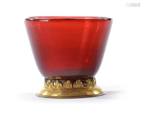 A CHINESE RED GLASS CUP, 19TH CENTURY