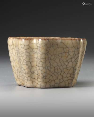 A CHINESE CRACKLE-GLAZED SQUARE-SECTION CUP, QING DYNASTY (1...