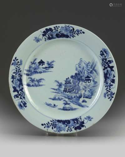 A LARGE CHINESE BLUE AND WHITE PLATE, 18TH CENTURY
