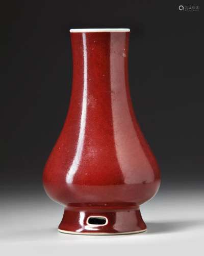 A RASPBERRY-RED GLAZED LANGYAO VASE, QING DYNASTY (1644-1911...