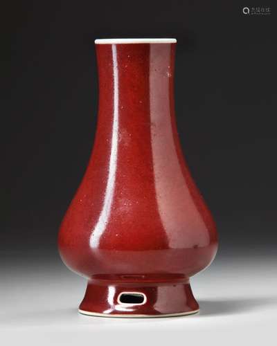 A RASPBERRY-RED GLAZED LANGYAO VASE, QING DYNASTY (1644-1911...