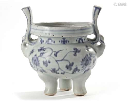 A CHINESE BLUE AND WHITE TRIPOD CENSER, MING DYNASTY (1368-1...