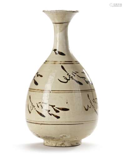 A CHINESE CIZHOU YUHUCHUN VASE, SONG DYNASTY (960-1279)