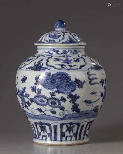 A CHINESE BLUE AND WHITE VASE AND COVER, QING DYNASTY (1644-...