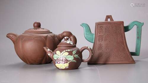 THREE CHINESE YIXING TEAPOTS, 19TH-2OTH CENTURY